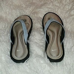 Nike flip flops